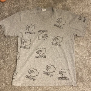 Supreme Gonz Head Tee FW/17 - Brand New Supreme tshirt from the Fall/Winter 2017 season . Never worn, 10/10 conditions. Size M, Medium. Message for more images.