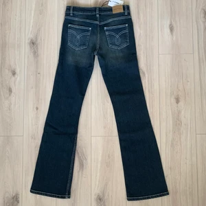 Low rise jeans | Motel rocks (storlek w28/L34) - Helt nya lågmidjade jeans från Motel Rocks i storlek w28/L34. Motsvarar ungefär strl 36 och S.  Hör av dig vid frågor och/eller intresse <3
