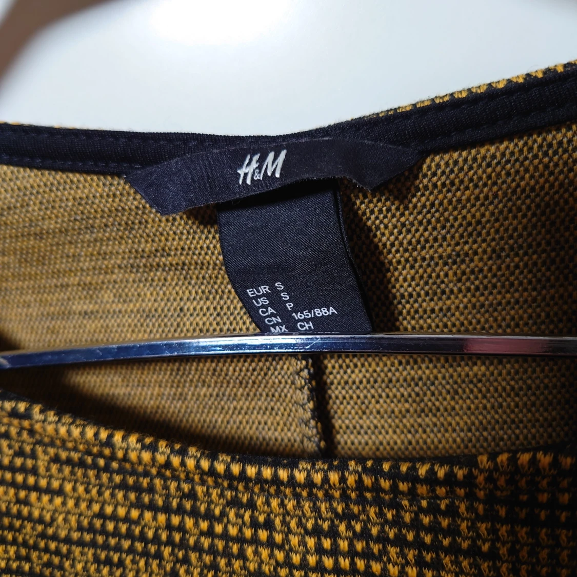 Svartgul klänning - 91