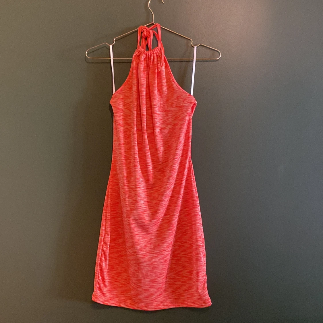 Halterneck-klänning