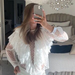 Ida Sjöstedt topp - Sååååå söt Ida Sjöstedt topp som är använd en gång! Superbra skick och så fin. Nypris 2499kr och svår att få tag i. Mitt pris 1000kr