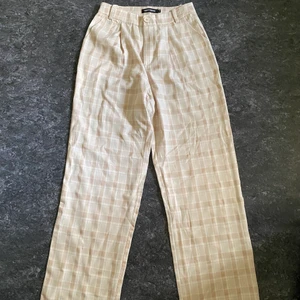 Kostymbyxor - Oanvända. Skönt material😁