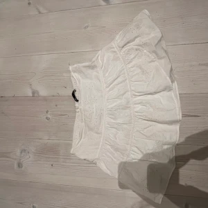 Vit kjol från Zara - Fin vit kjol från zara 
