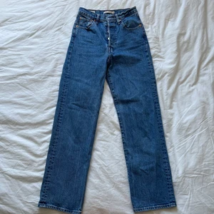 Levi’s ribcage straight ankle jeans georgie W26 L29 - Plagget är i gott skick. Inköpta för 1299kr.