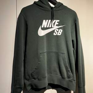 Nike av hoodie S  Cond 7/10 Köparen står för frakt 