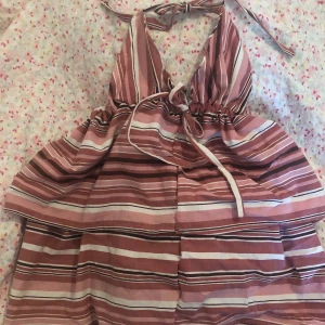 Halterneck topp  - Egensydd halternecktopp i XS/S💕👼🏻