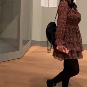 Zara klänning  - Jätte fin zara klänning. Använd hyfsat mycket. Storlek M  