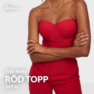 Nelly - Fint röd topp aldrig använd 