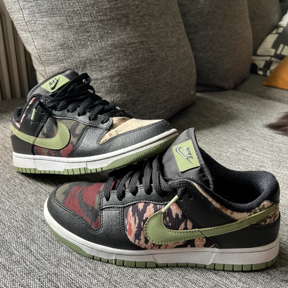 Nike dunk crazy camo i fint skick US 8.5 EUR 42 CM 26.5. Skor.