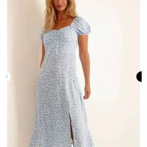 Ny klänning från Chiquelle Strl S - Ny klänning från chiquelle, aldrig använd, endast testad. Strl S 