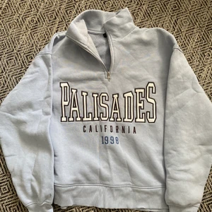 Halv zip up - Half zip up från Gina som inte har kommit till användning alls, köpt för 299, säljer för 170+frakt💕