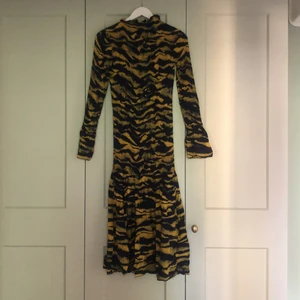 Other stories  - Klänning från other stories! Använd men i fint skick!