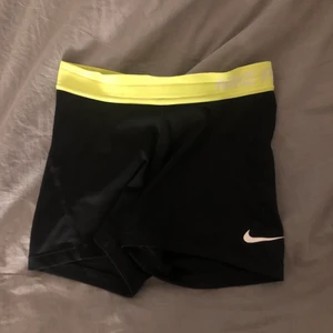 Nike shorts  - Säljer dessa snygga träningsshorts från nike, storlek S 