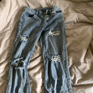 Högmidjade jeans - Högmidjade och breda i benen