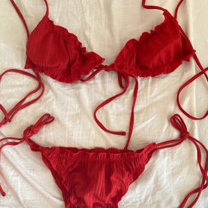 Röd bikini - Den är aldrig använd, storlek S 