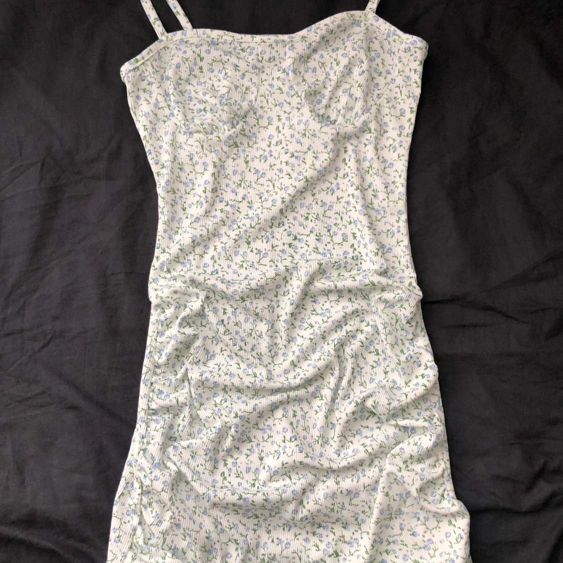 Blommig klänning  - 90