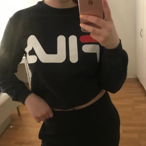 Fila tröja  - Unisex fila tröja, Den är i XS men jag som brukar ha S/M kan ha den, inte använd på några år, i gott skick 