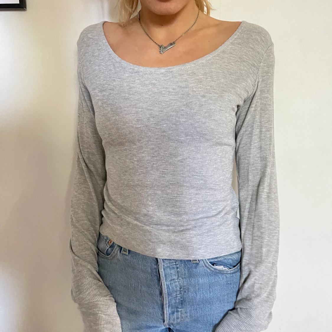 Ribbad grå tröja - 90