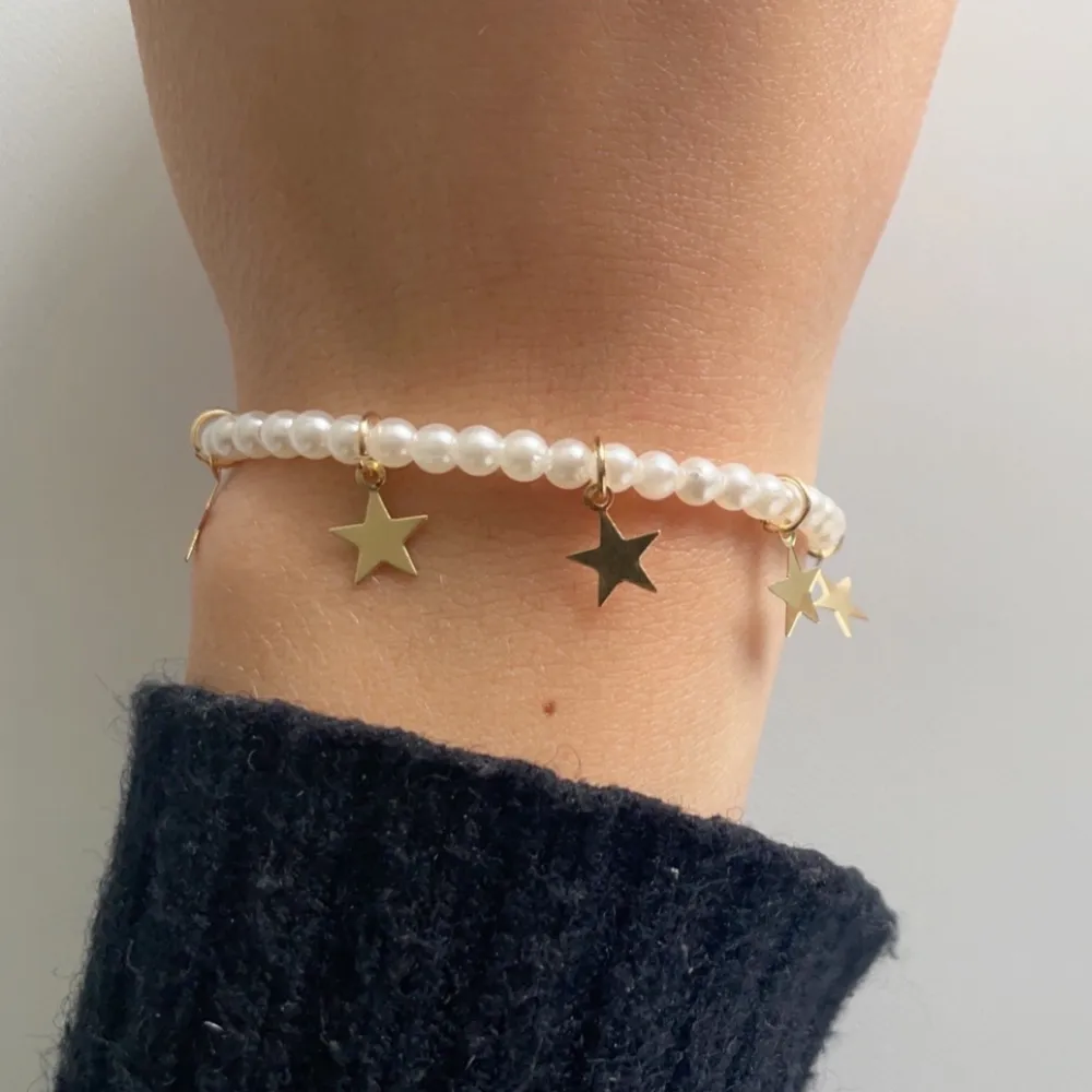 Armband med stjärnor! 40kr🤩⭐️✨. Accessoarer.