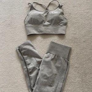 Träningsset ICIW - Träningsset från ICIW, S i topp M i tights. Aldrig använt 