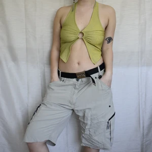 cargo shorts! - thriftade och avklippta! DM för fler frågor<3 (topp också till salu)