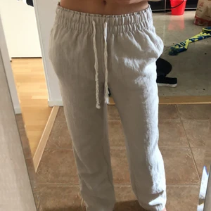 Beiga linnebyxor - Beiga linne byxor från hm. använda ett fåtal gånger så de är i fint skick