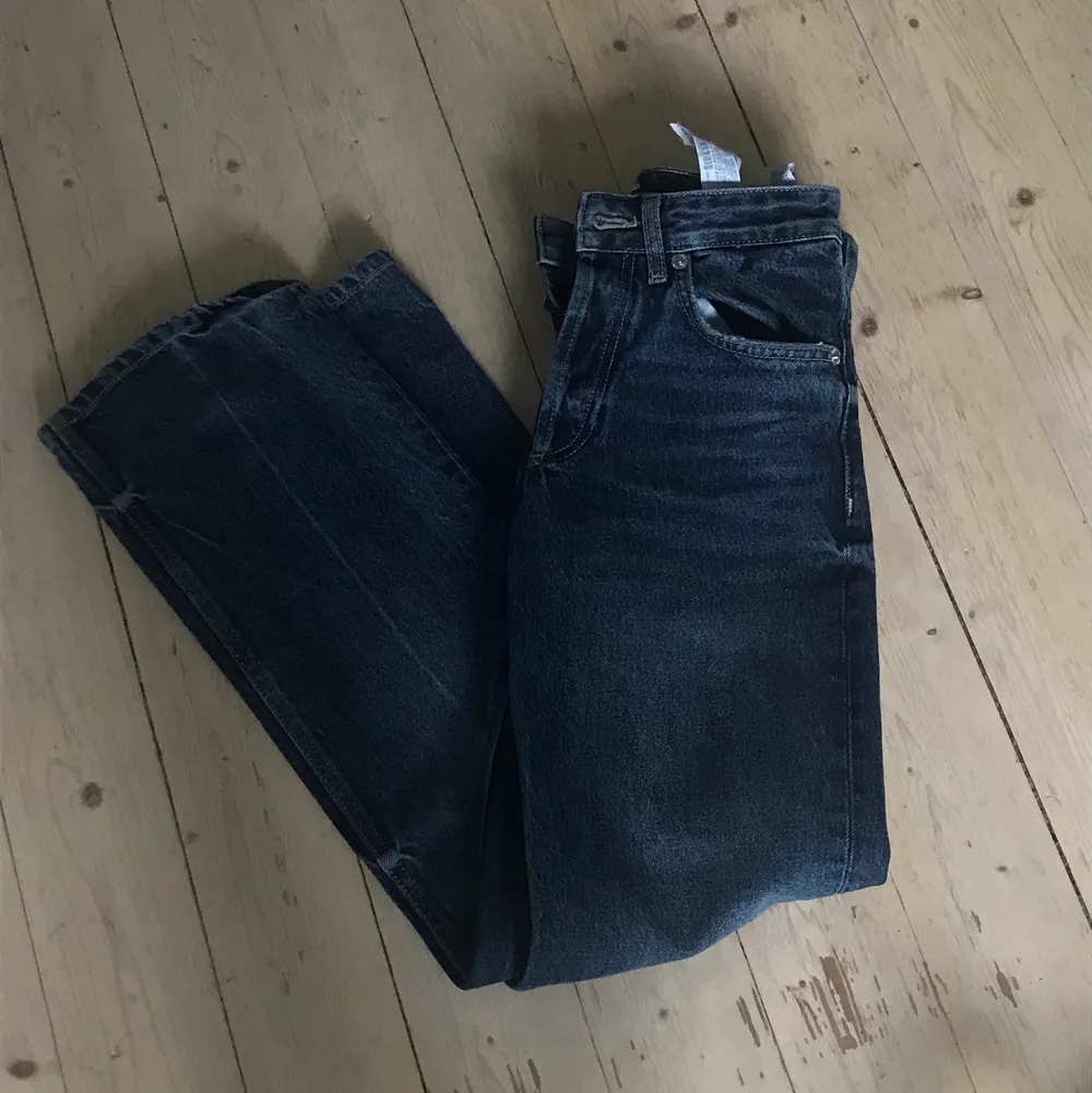Mina favorit jeans från zara de är low Waist❤️. Jeans & Byxor.