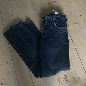 Zara low Rise jeans  - Mina favorit jeans från zara de är low Waist❤️
