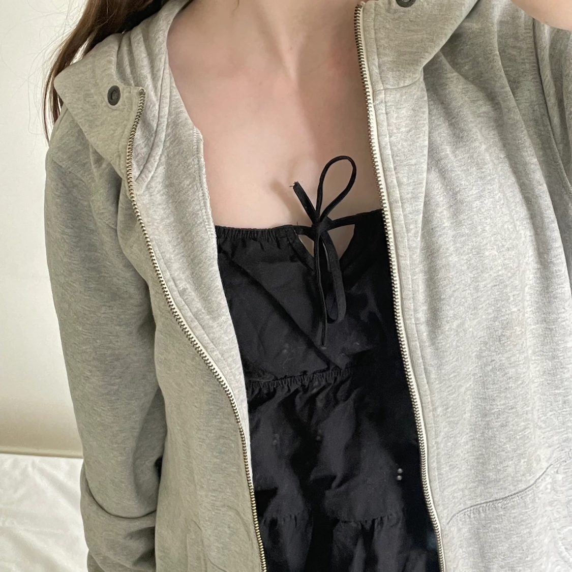 Grå Zip-Up Hoodie  - 90