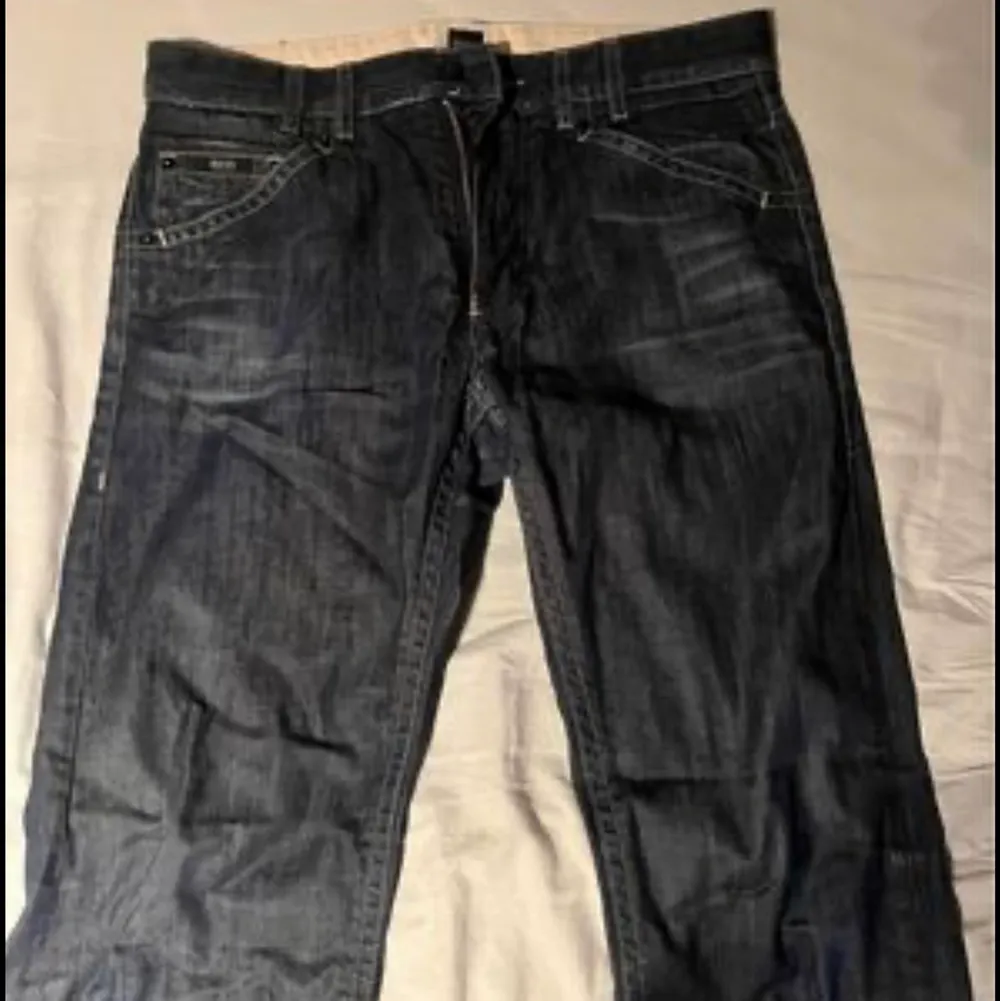 Ett par jeans jag har använt ett par gånger. Jättesköna och bekväma jeans . Jeans & Byxor.