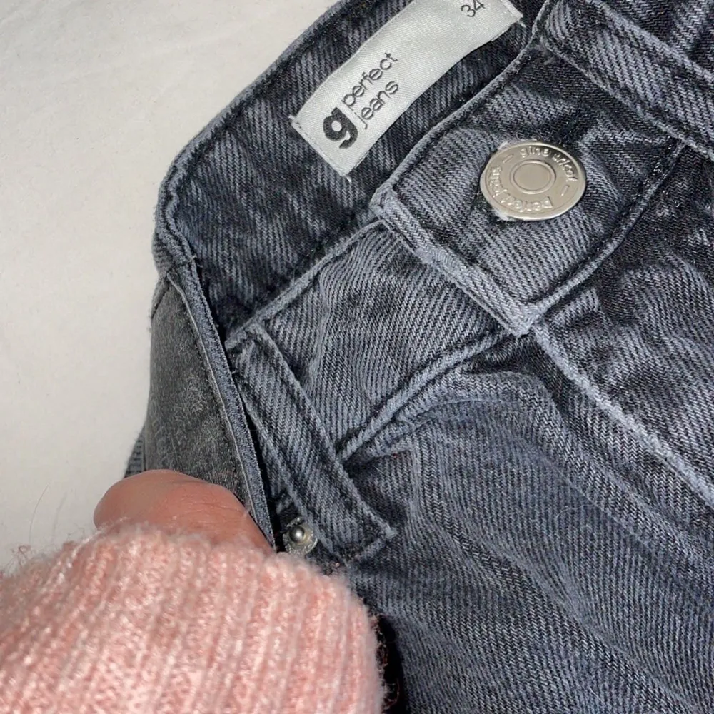 Säljer mina fina straight jeans pga att dom inte kommer till användning, jeansen har använts några gnr men är i fint skick💞 Om det är flera som är intresserade så kommer jag att starta budgivning. Skriv först privat om ni är intresserade😚 +frakt. Jeans & Byxor.