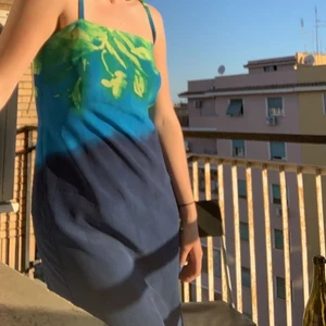 unik sommarklänning! - så fin sommarklänning som jag köpt i Rom men som inte kommer till användning