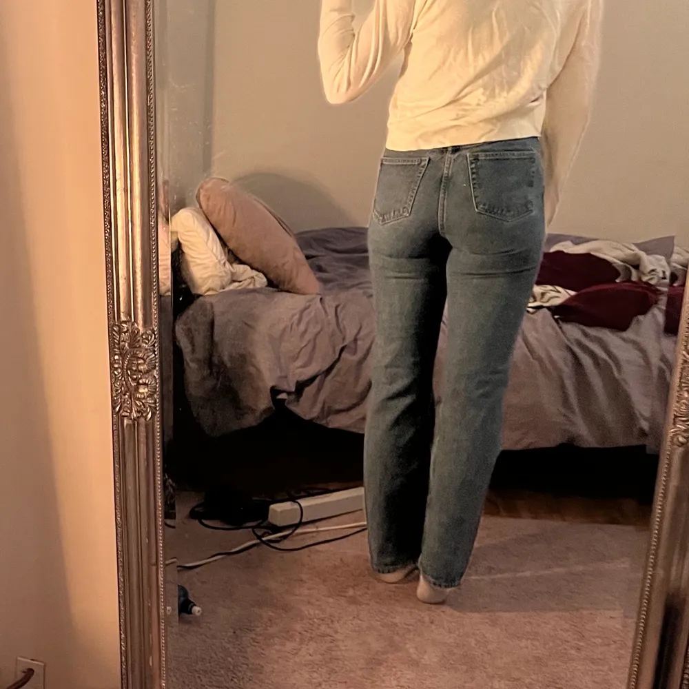 weekday jeans modellen rowe st 28/32 . Jeans & Byxor.