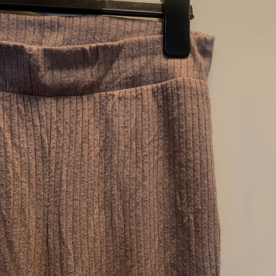 Ribbade utsvängda byxor - 90