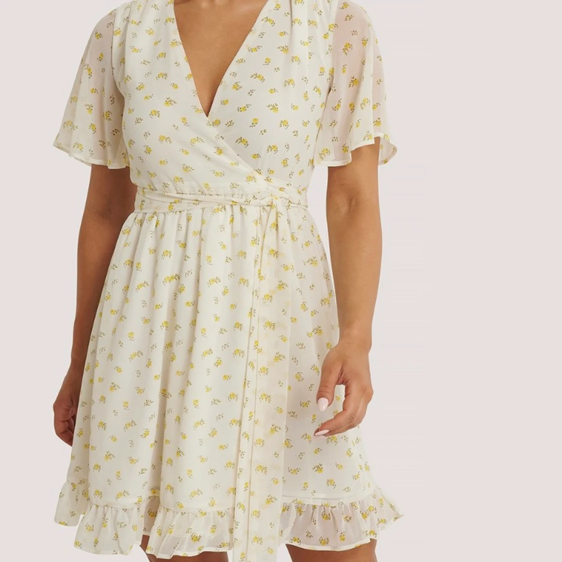 Omlottklänning från NA-KD