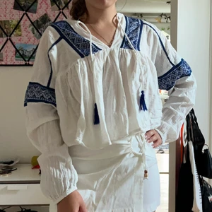 Blus - Säljer denna fina sommar blus köpt från Pull&Bear, använd 2ggr!❤️ 