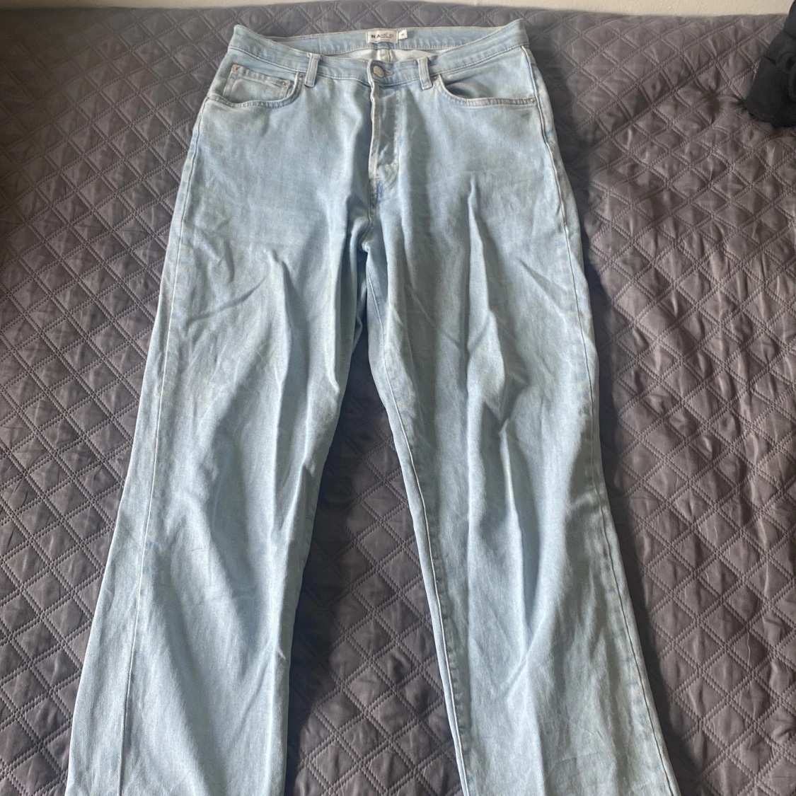 Ljusblåa Jeans från NA-KD