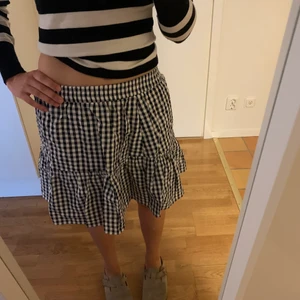 Rutig kjol - Rutig kjol, aldrig använd!