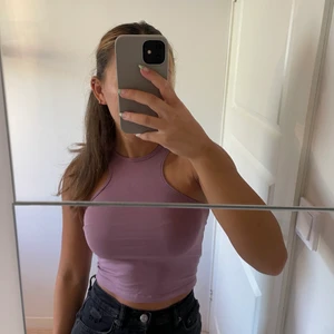 Lila topp - Lila topp som kommer från asos i storlek XS