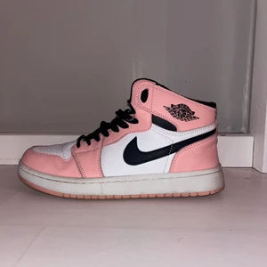 Jordans - Rosa Nike Jordan 1