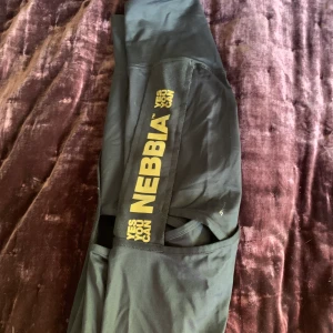Nya träningsbyxor nebbia - Nya oanvända träningsbyxor i märket nebbia nypris 1200kr säljer för 600kr 