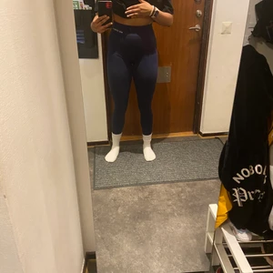 Mm sports legggings i stl S - Köptes för ett halvår sedan men inte kommit till mycket användning så säljer de, 8/10 skick :) Kom privat för fler bilder