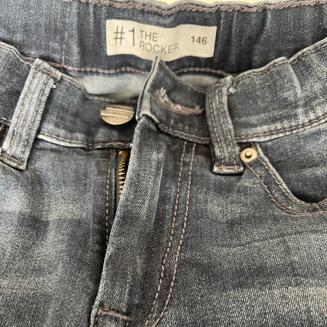 Mörk blåa jeans  - 90