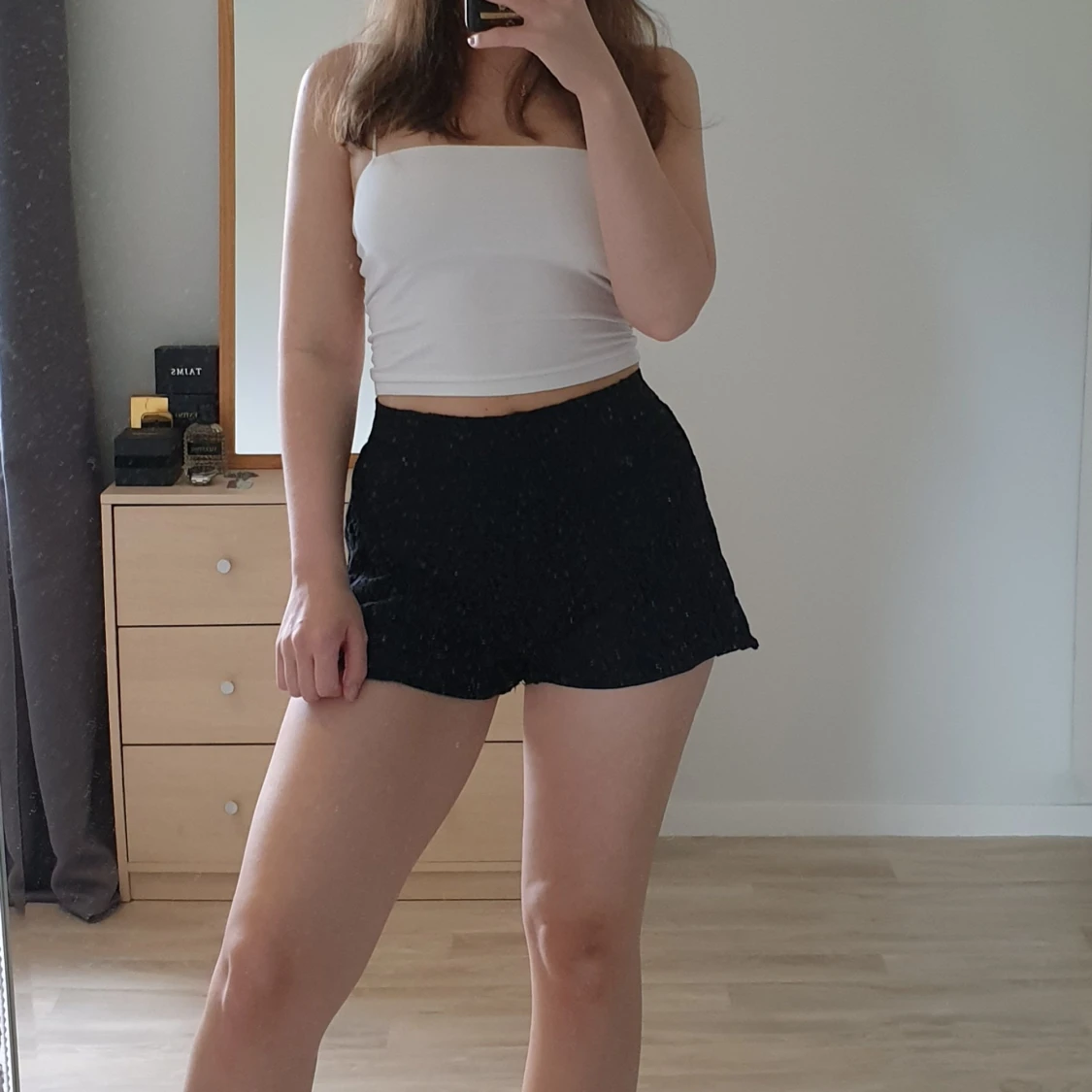 Svarta shorts i spets