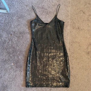 Festklänning från hm💖 - Använd typ en gång asbra skick 