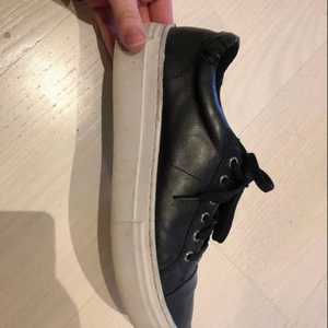 Skor Vagabond - FINNS KVAR! Ett par svarta skor från Vagabond i storlek 38. Använda ett fåtal gånger!
