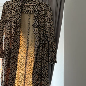 Leopard tunn kappa - Tunn leopard kappa