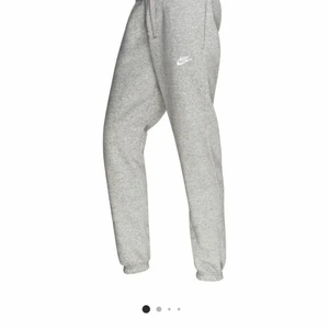 Nike byxor  - Sköna mjukis med bra skick ser ut som nya och kan skicka fler bilder privat❤️