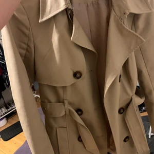 Beige kappa - Beige kappa från very Moda som ej används längre. Väldigt fin och värmer bra. Köparen står för frakten❤️