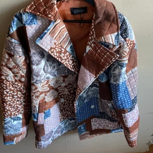 Jacka - Köparen betalar frakt🥰